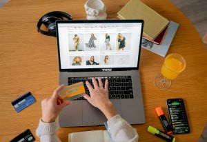 Top 10 Women's Online Clothing Stores to Shop From