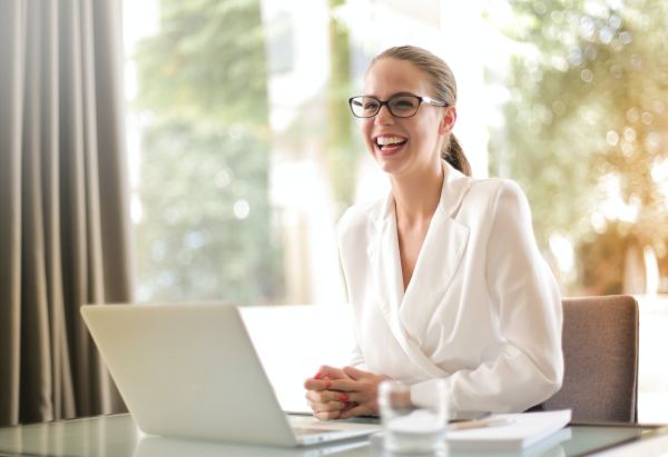 Ways to Choose Professional Clothes For Women on A Budget