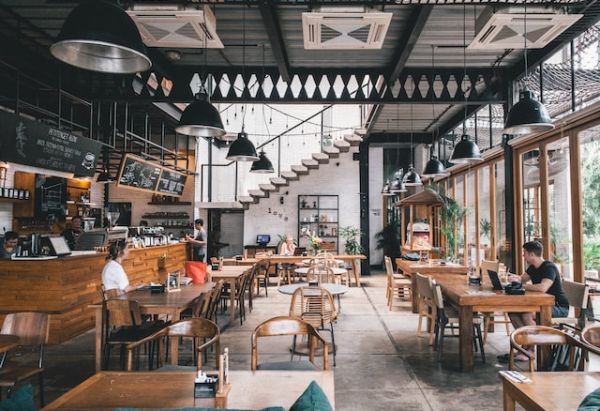 5 Key Differences Between A Restaurant or Cafe