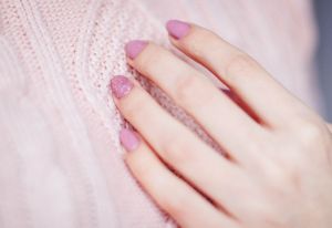 6 Beauty Tips for Beautiful Hands & Strong Nails